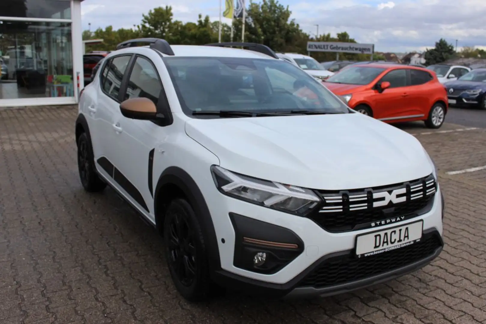 Dacia Sandero Stepway TCe 90 CVT Extreme Weiß - 2