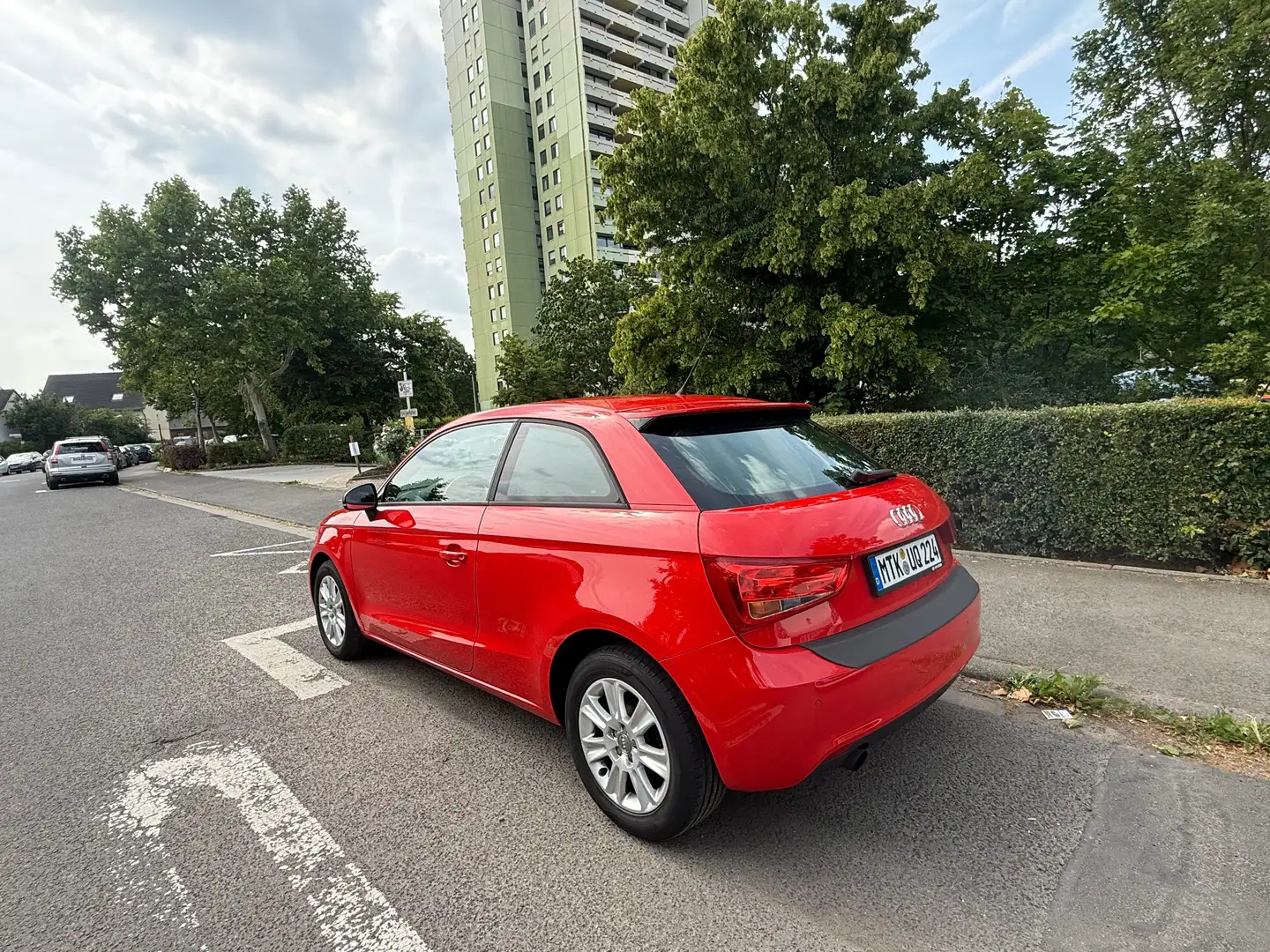 Audi A1 attraction TÜV 1.2027 Klima ,Inspektion Neu Rouge - 1