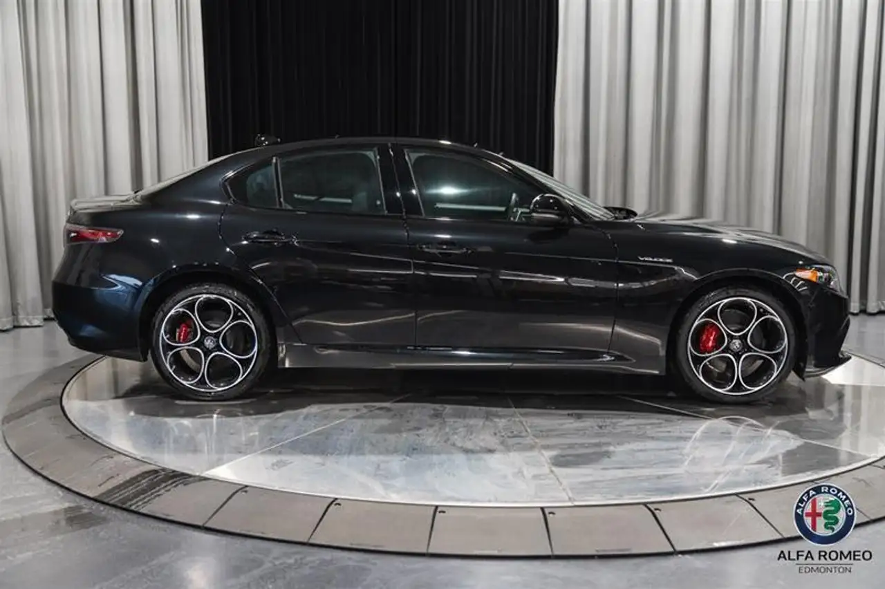 Alfa Romeo Giulia снимка Alfa Romeo Giulia