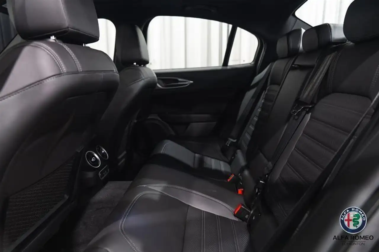 Alfa Romeo Giulia снимка Alfa Romeo Giulia