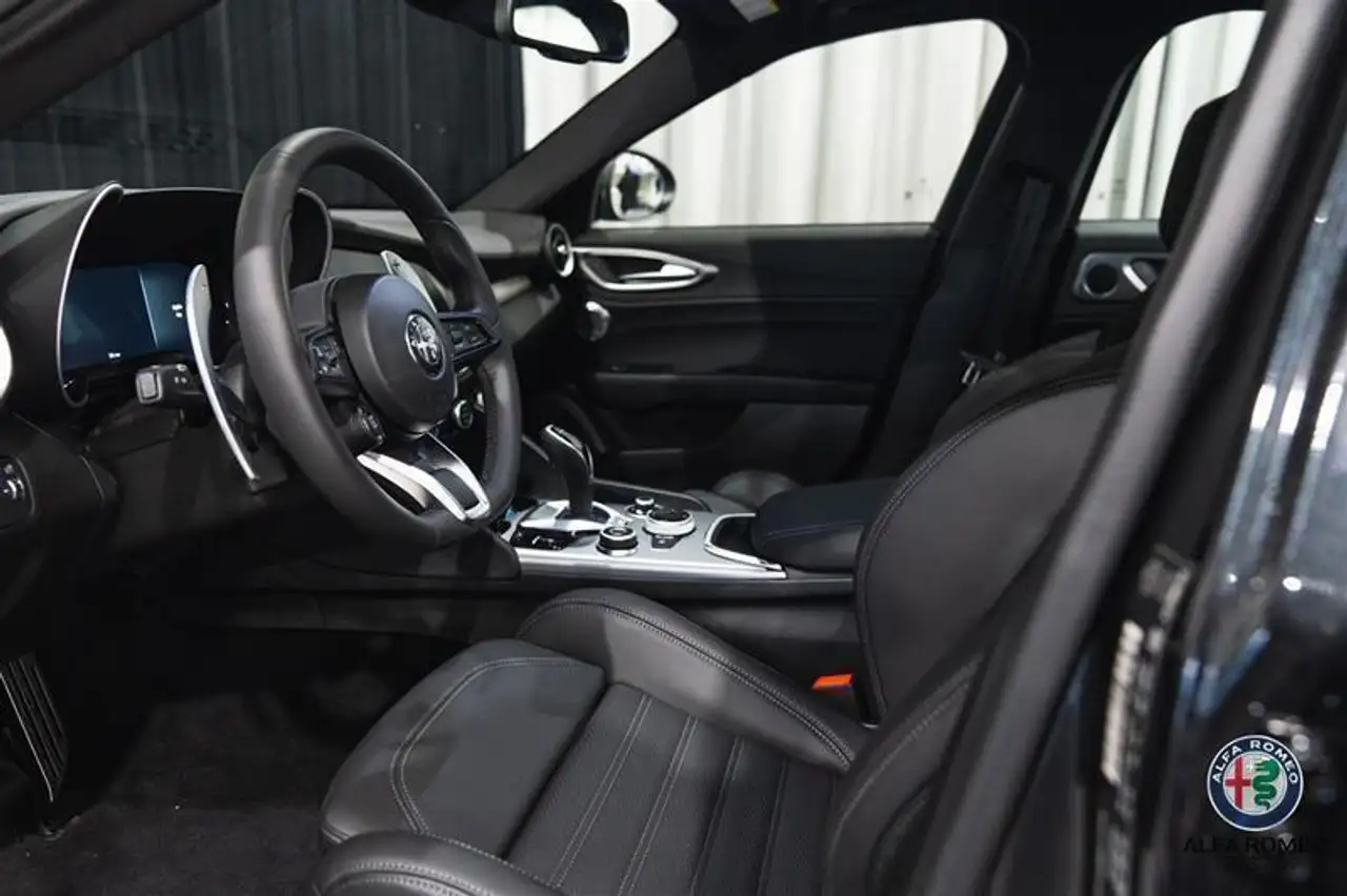 Alfa Romeo Giulia снимка Alfa Romeo Giulia