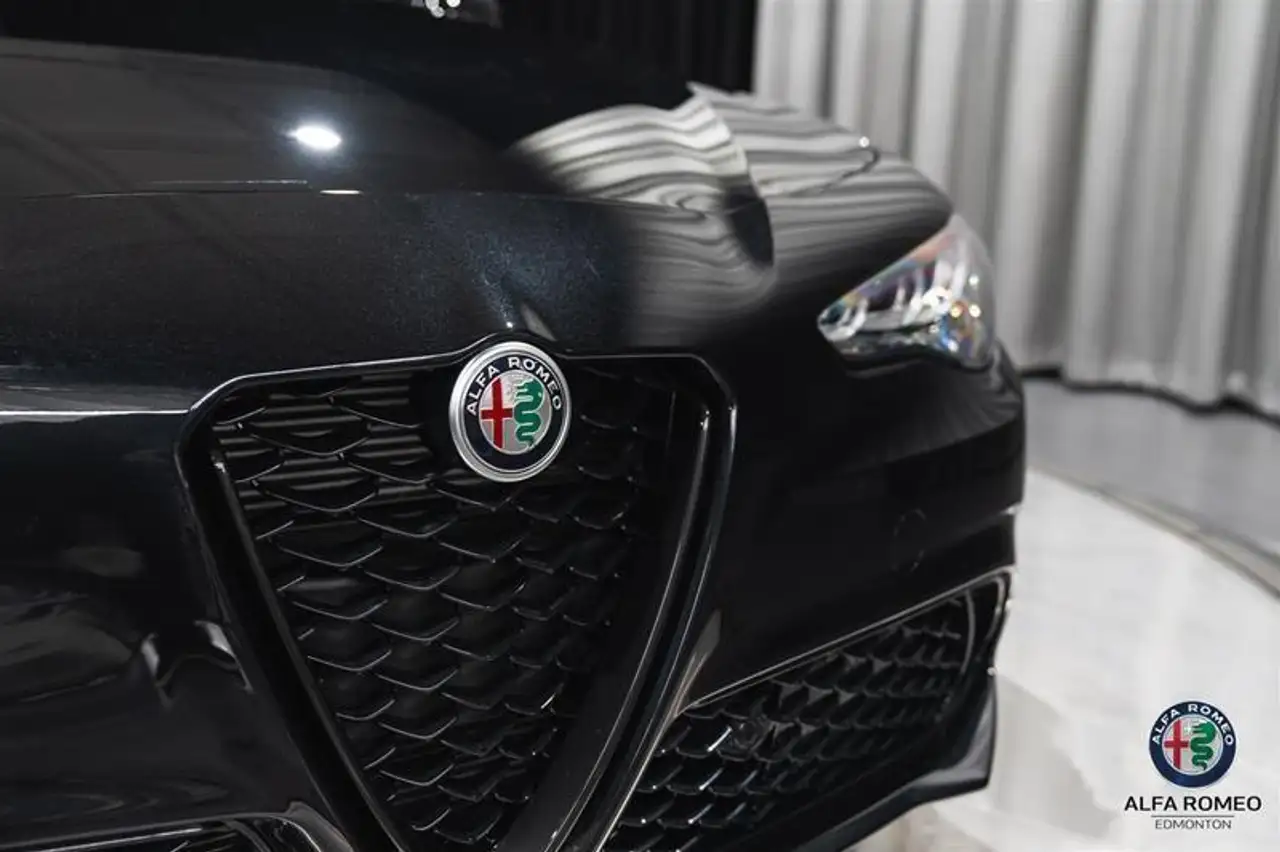 Alfa Romeo Giulia снимка Alfa Romeo Giulia