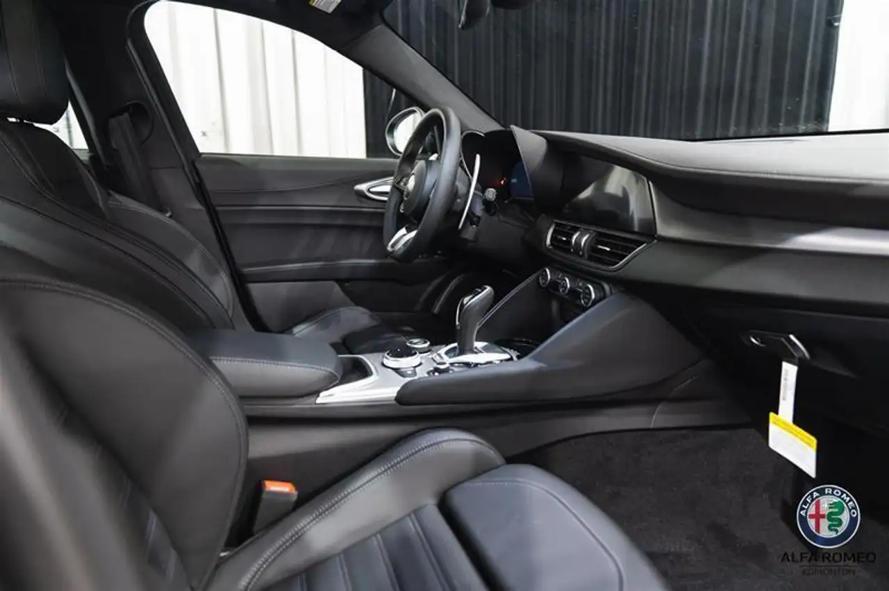 Alfa Romeo Giulia снимка Alfa Romeo Giulia