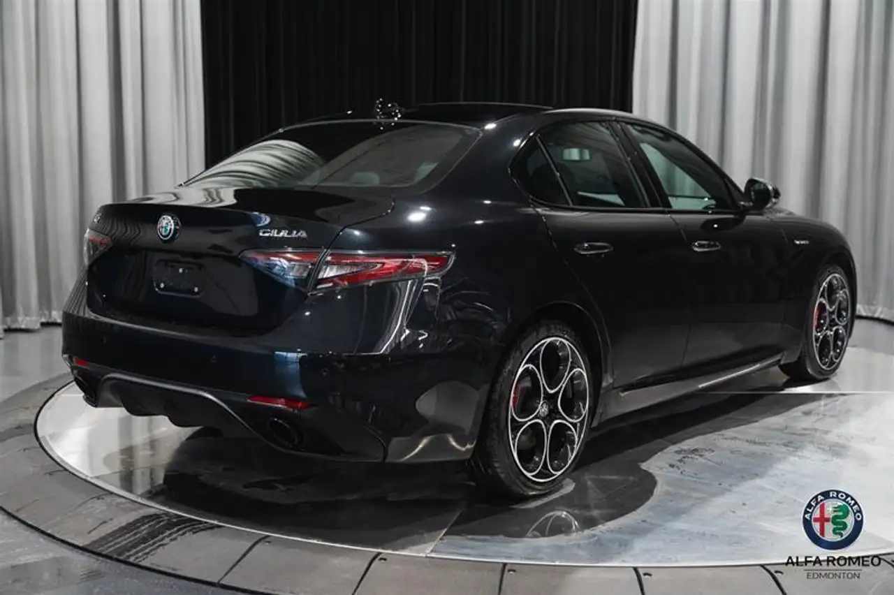 Alfa Romeo Giulia снимка Alfa Romeo Giulia