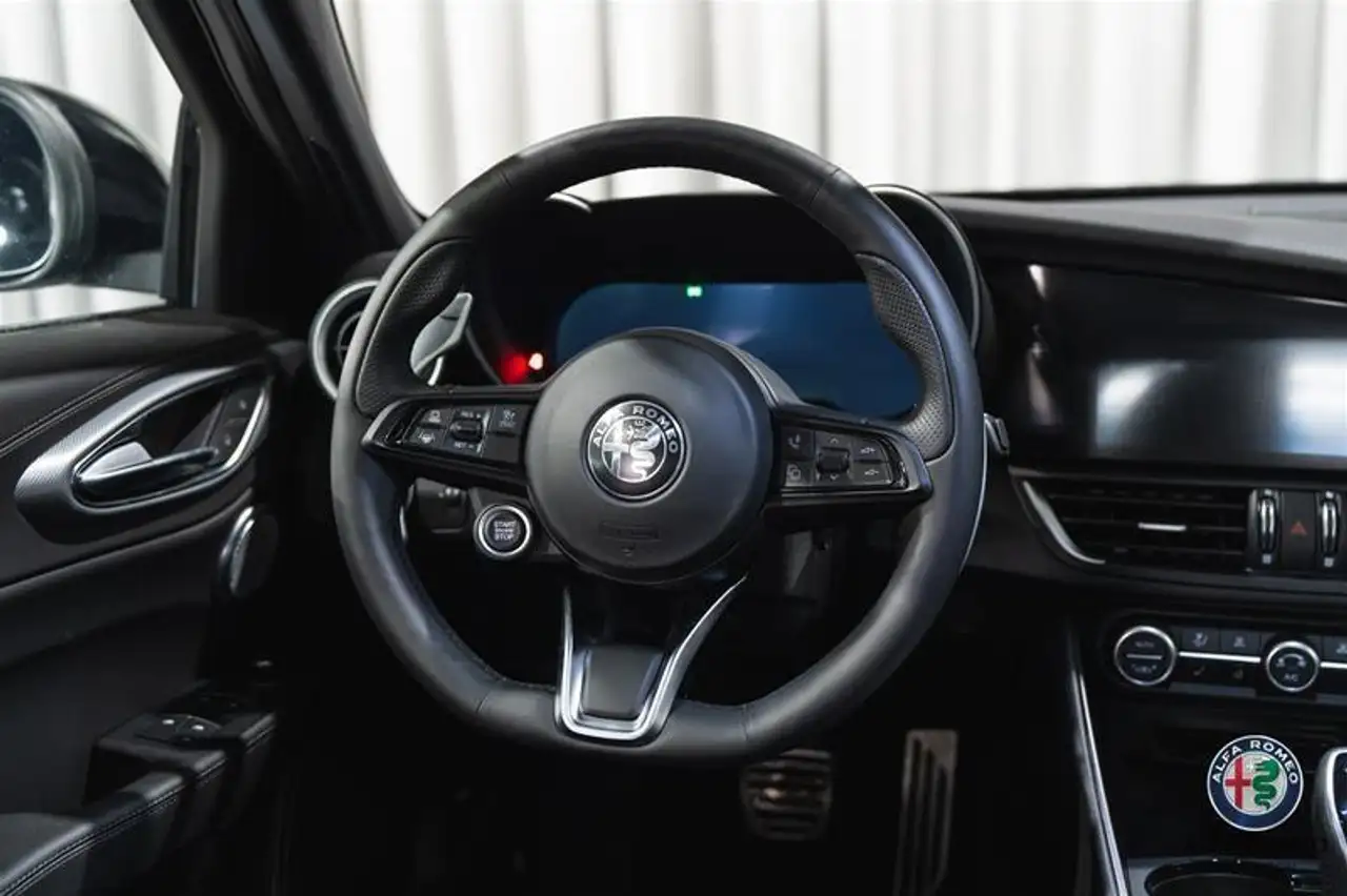 Alfa Romeo Giulia снимка Alfa Romeo Giulia
