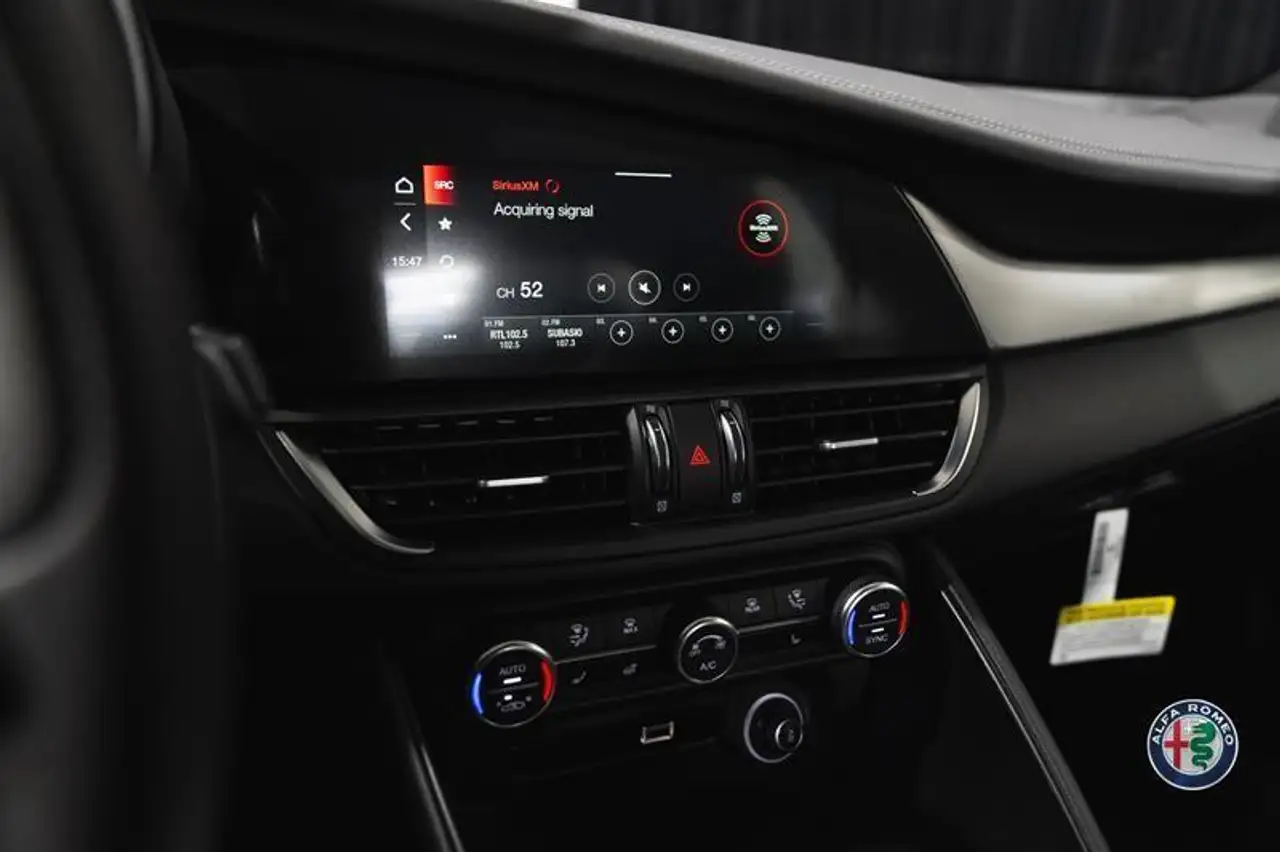 Alfa Romeo Giulia снимка Alfa Romeo Giulia