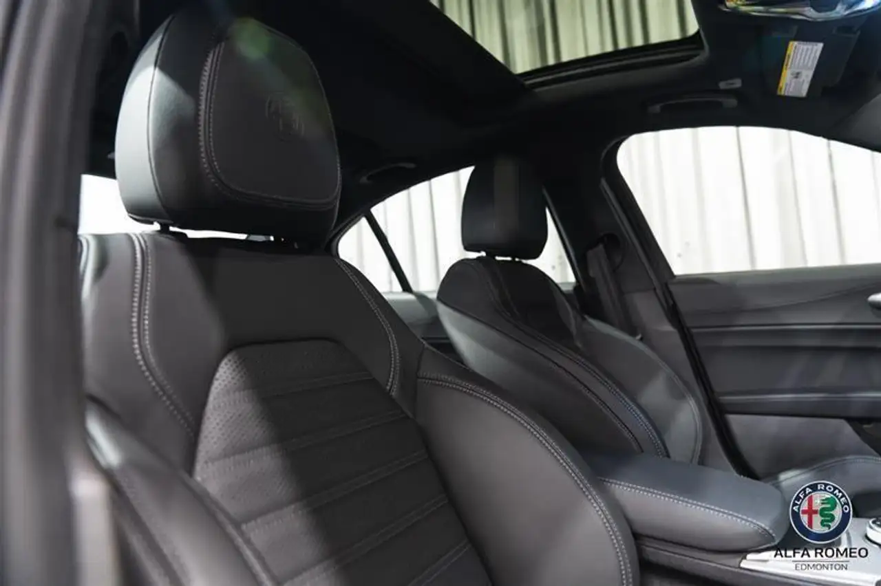 Alfa Romeo Giulia снимка Alfa Romeo Giulia