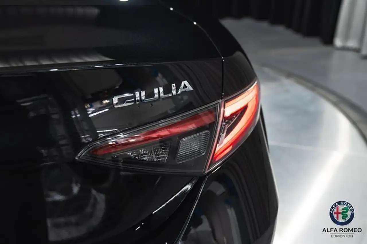 Alfa Romeo Giulia снимка Alfa Romeo Giulia