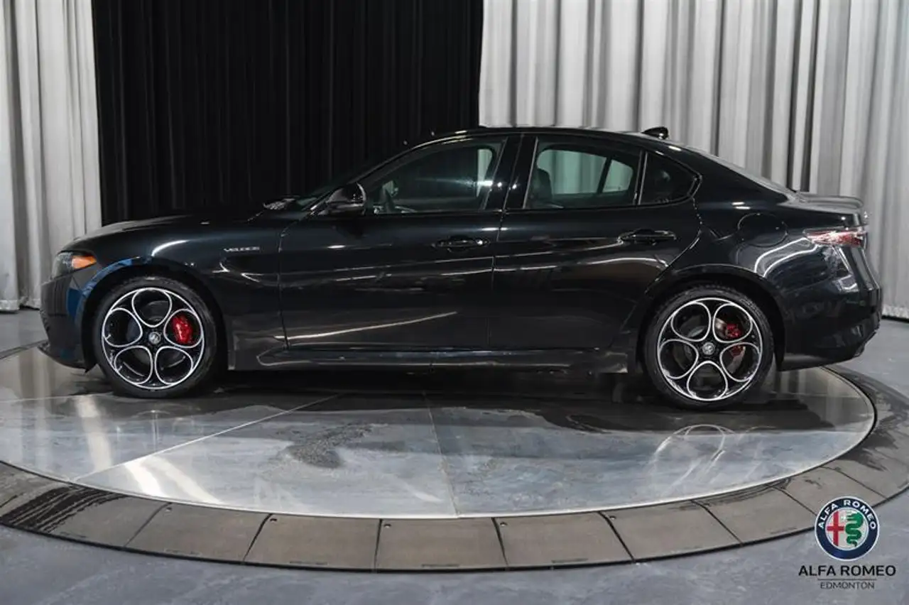 Alfa Romeo Giulia снимка Alfa Romeo Giulia