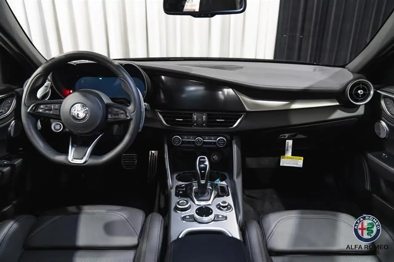 Alfa Romeo Giulia снимка Alfa Romeo Giulia