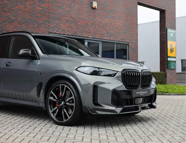 BMW X5 view 8