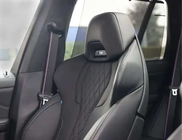 BMW X5 view 4