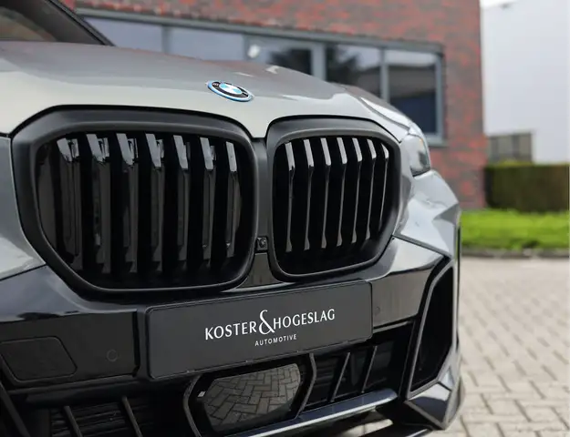 BMW X5 view 9