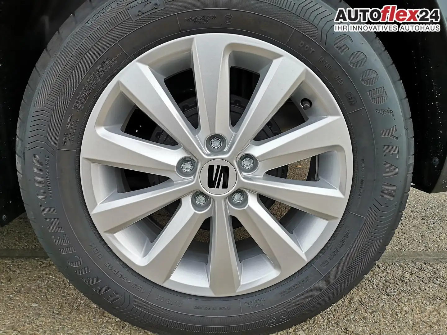 SEAT Ibiza Reference 1,0MPi APP Sunset LED 59 kW (80 PS), ... Niebieski - 2