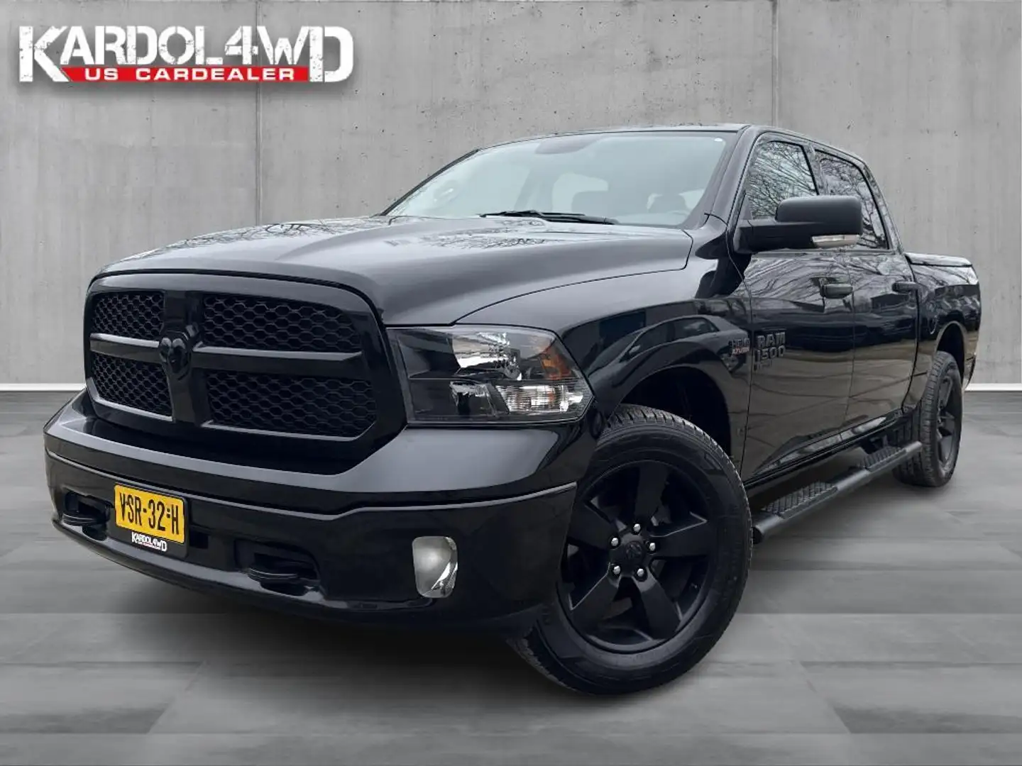 Dodge RAM 1500 5.7 V8 Crew Cab 5'7 | LPG |Leren bekleding| T Zwart - 1