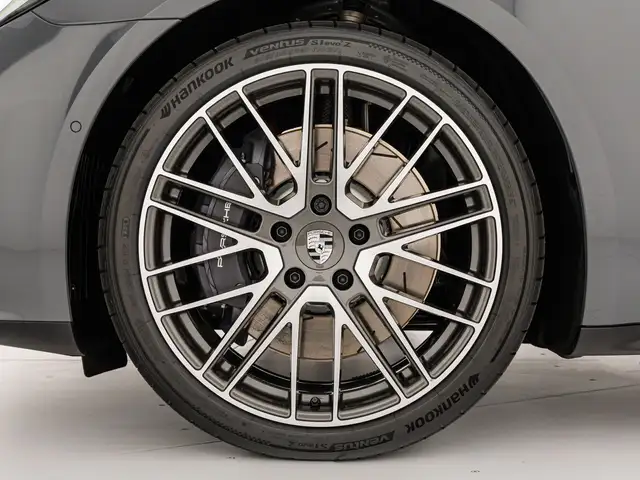 Porsche Panamera view 12