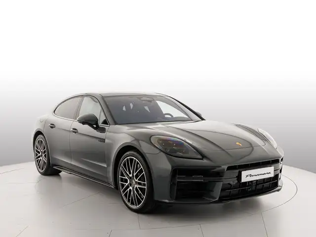 Porsche Panamera view 7