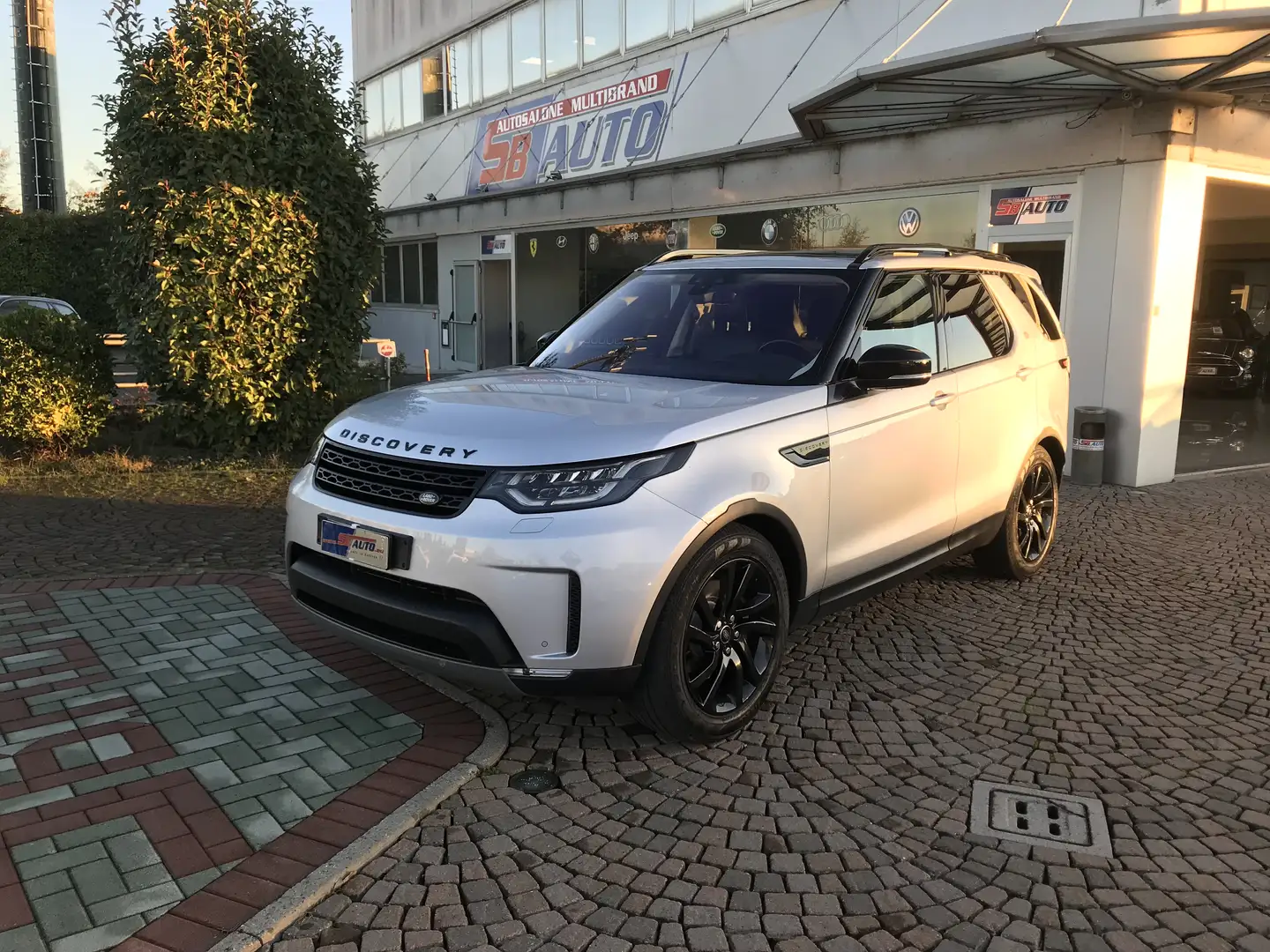 Land Rover Discovery td6  HSE 3.0 Gris - 1