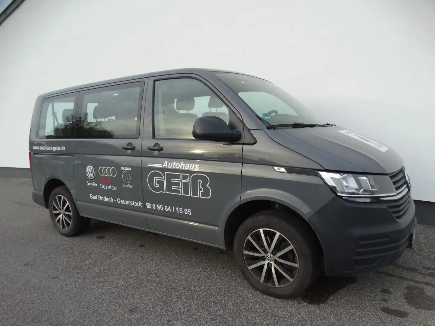 Volkswagen T6 Kombi AHK/9Si/2xKlima/GRA/PDC/Bluetooth/Gummi Grau - 2