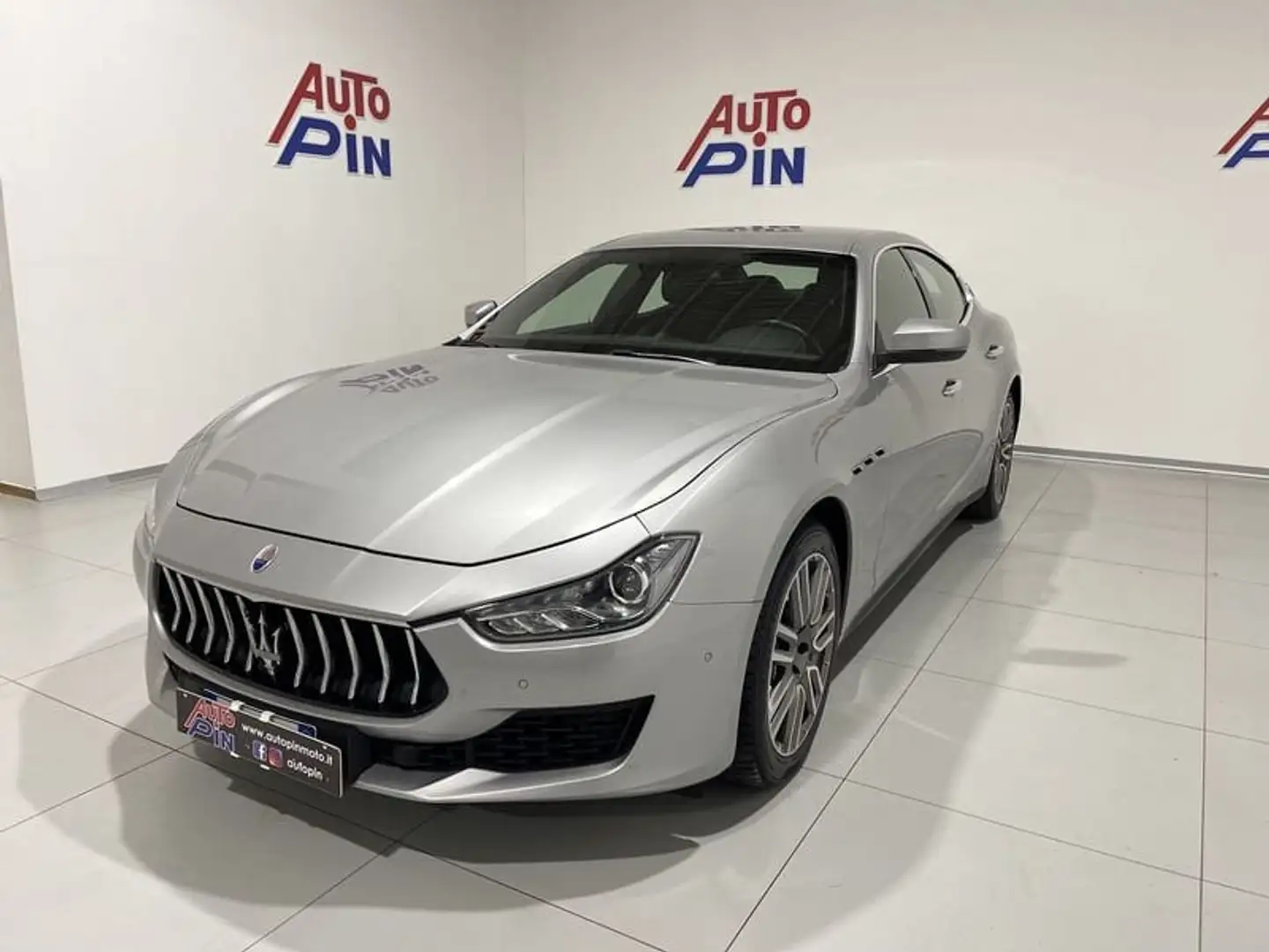 Maserati Ghibli 3.0 Diesel 275 CV Granlusso Argintiu - 1