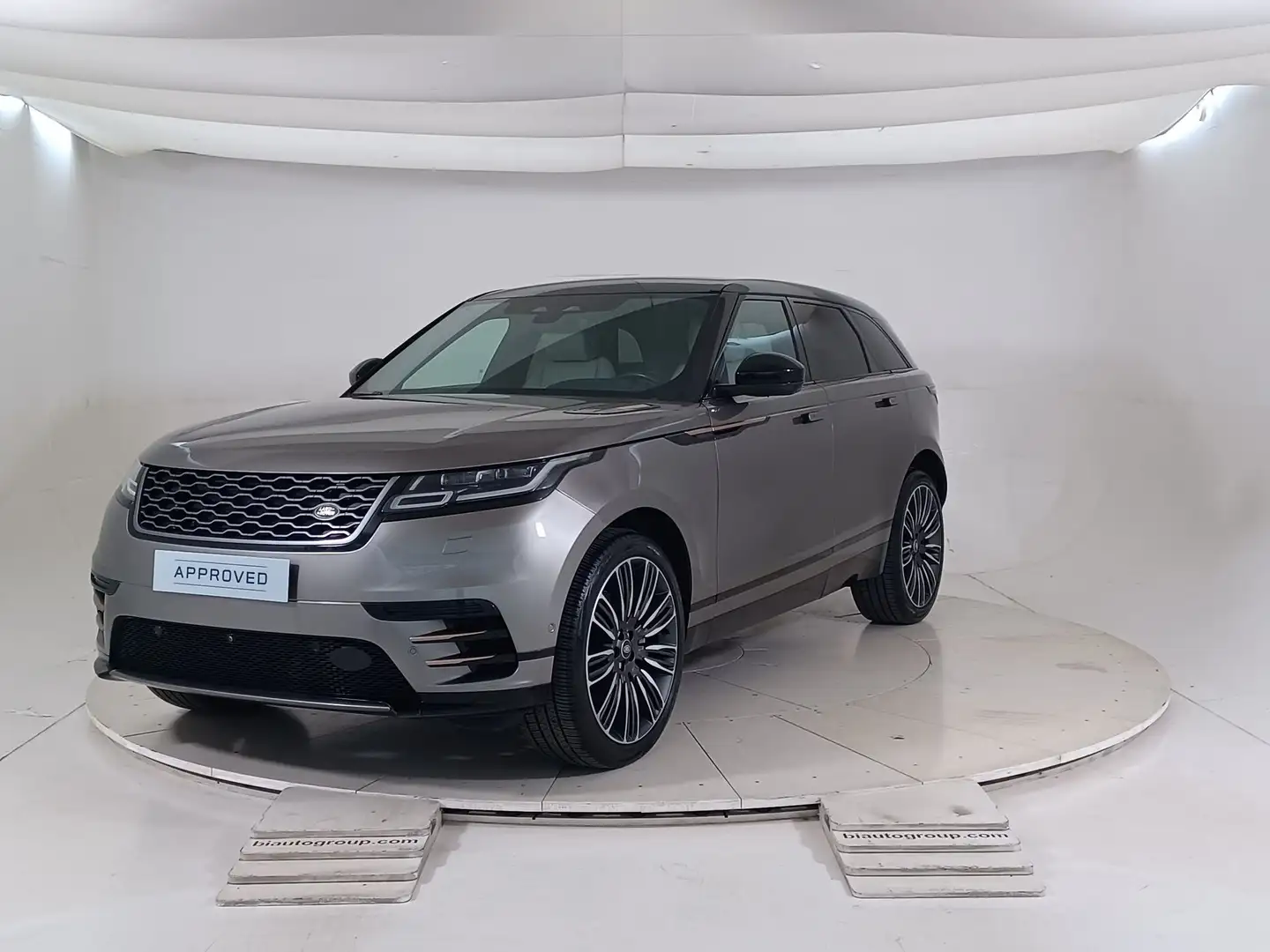 Land Rover Range Rover Velar 2021 2.0 si4 R-Dynamic SE 4wd 250cv a Grigio - 1