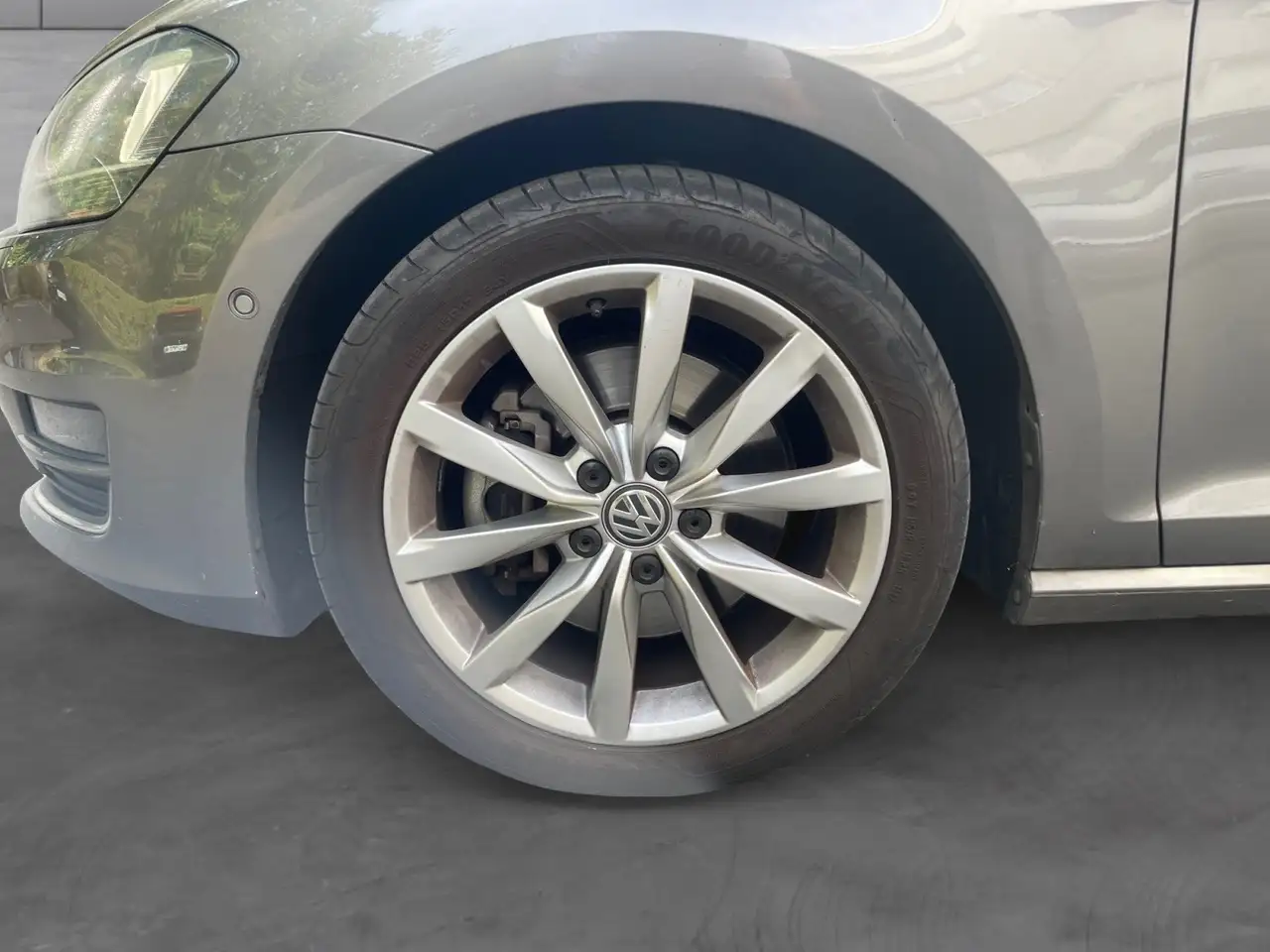 Volkswagen Golf Standard Model — photo 19