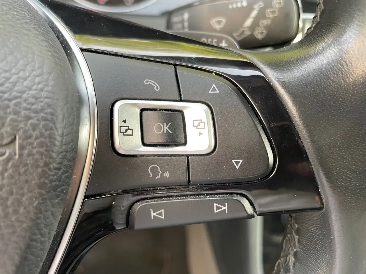 Volkswagen Golf Standard Model — photo 17