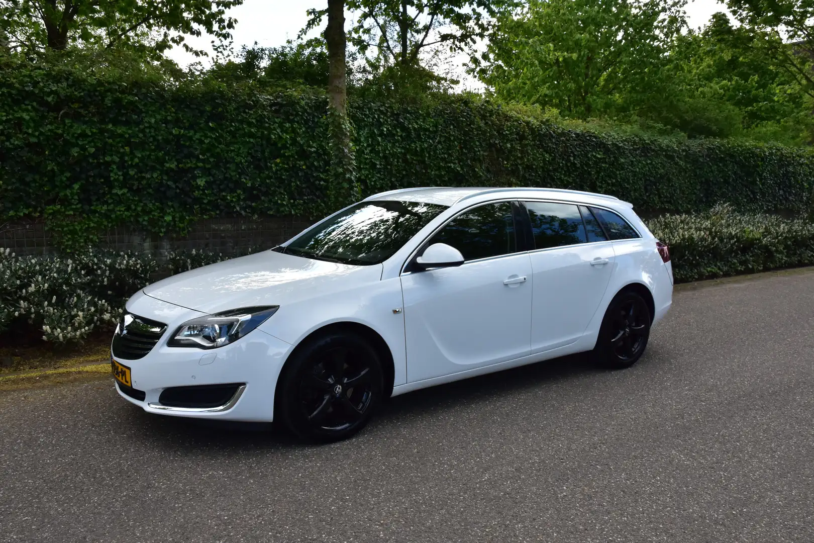 Opel Insignia Sports Tourer 1.6 T Edition AUTOMAAT | NAVI | STOE Wit - 2