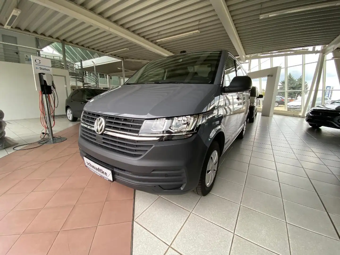Volkswagen T6.1 Transporter Kasten kurzer Radstand TDI Navi-A Grau - 1