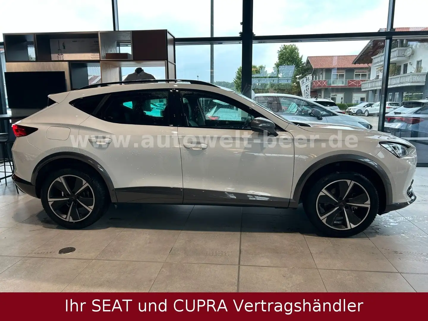 CUPRA Formentor 1.5 TSI 150 PS Navi*Sitzhheiz*AHK schw Weiß - 2