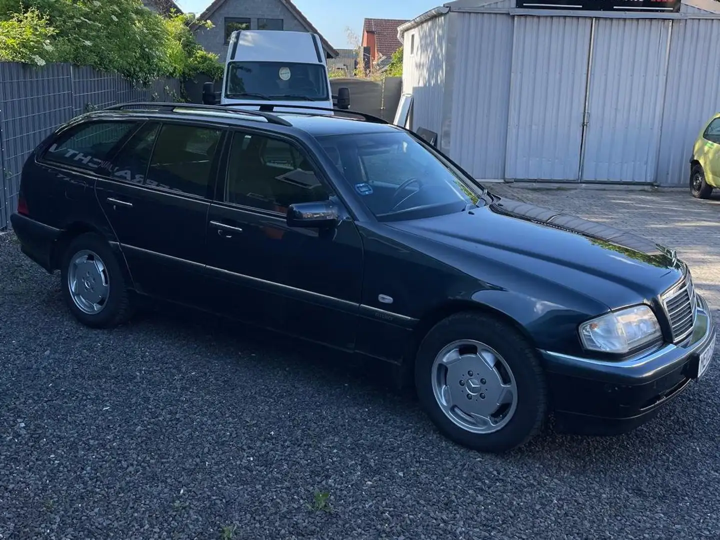 Mercedes-Benz C 220 CDI/AUTOMATIK/2.HAND/TEMPOMAT/KLIMA/PDC/SITZHEIZUN Schwarz - 2