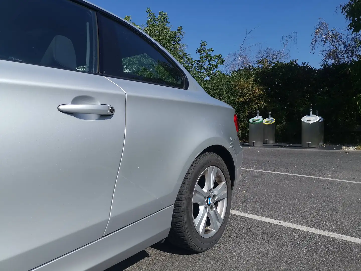 BMW 120 120i Coupé Silber - 2