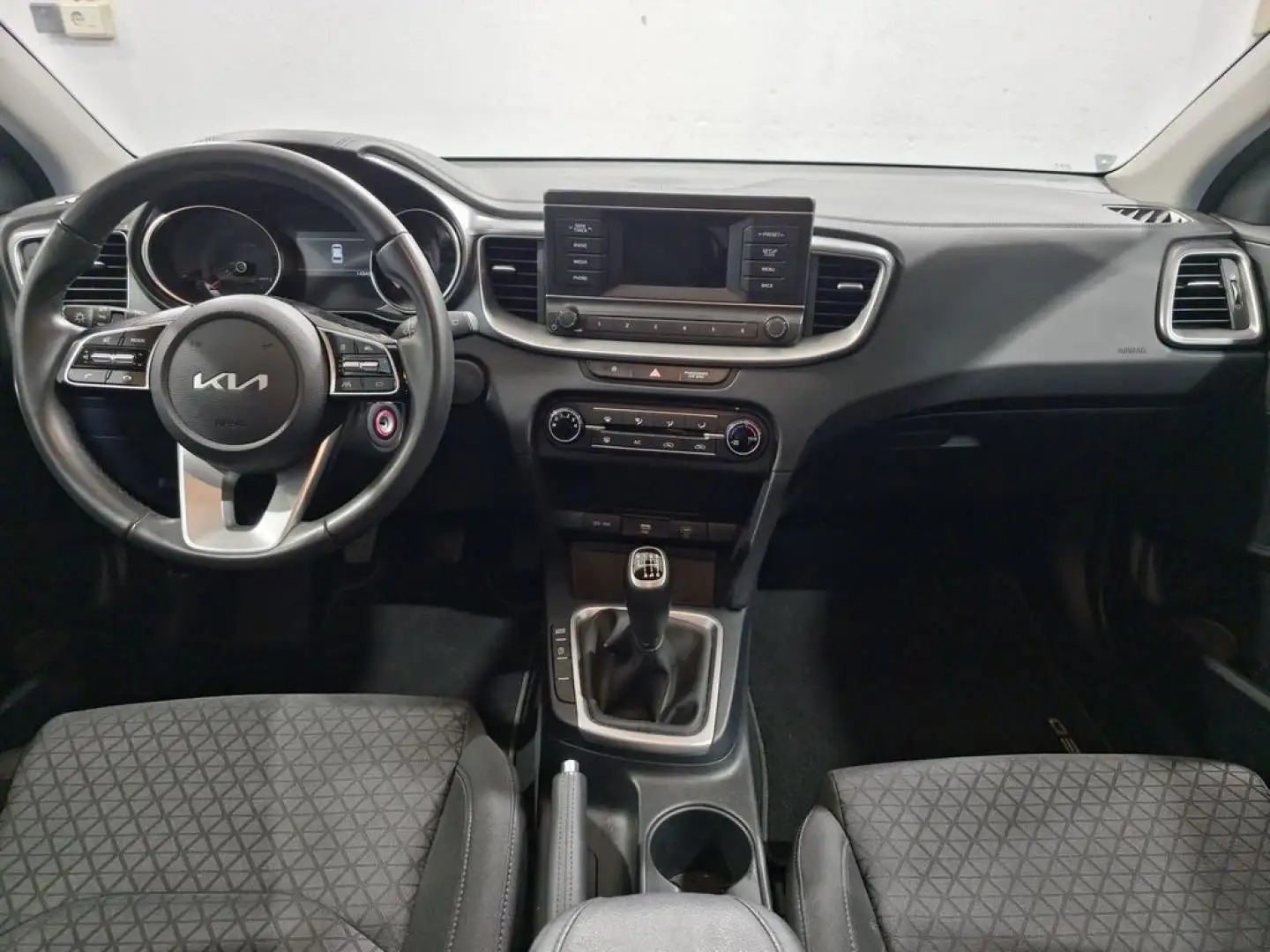 Kia Ceed / cee'd 1.6 MHEV iMT Concept 136 - 2
