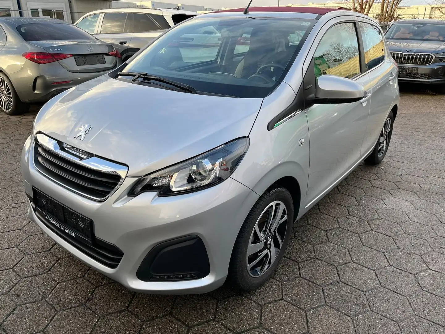 Peugeot 108 VTI 68 Active mit Panoramadach. Silber - 2