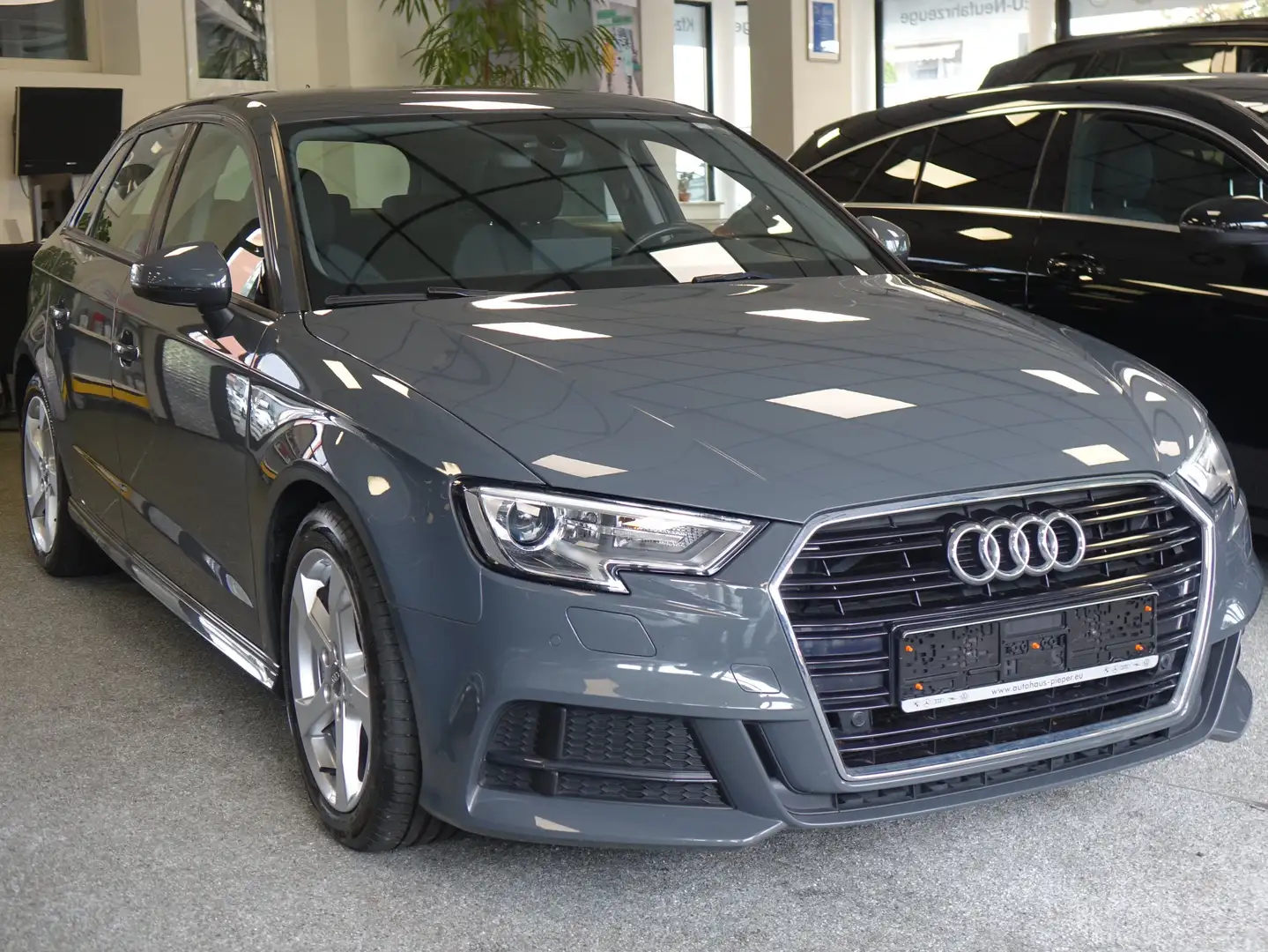 Audi A3 35 TDI sport+S-Line+B&O+STHZ+PDC+Bi-Xenon+Carplay+ Gris - 1