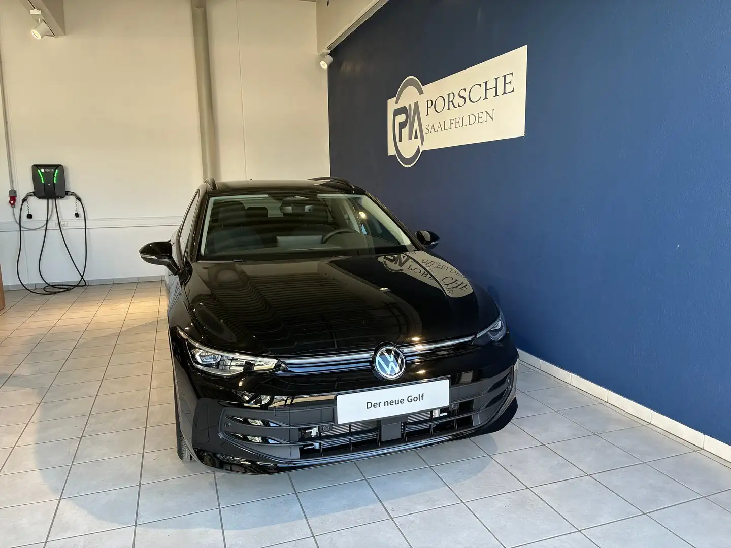 Volkswagen Golf Variant Business mHeV DSG Schwarz - 2