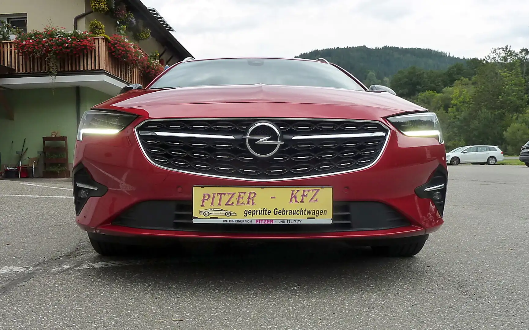 Opel Insignia ST 2,0 CDTI DVH Business Elegance Rot - 1