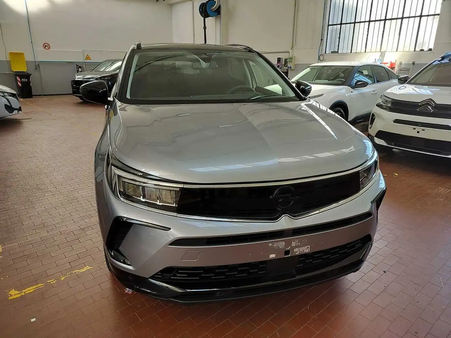 Opel Grandland 1ª serie 1.2 Hybrid aut. GS Grijs - 1