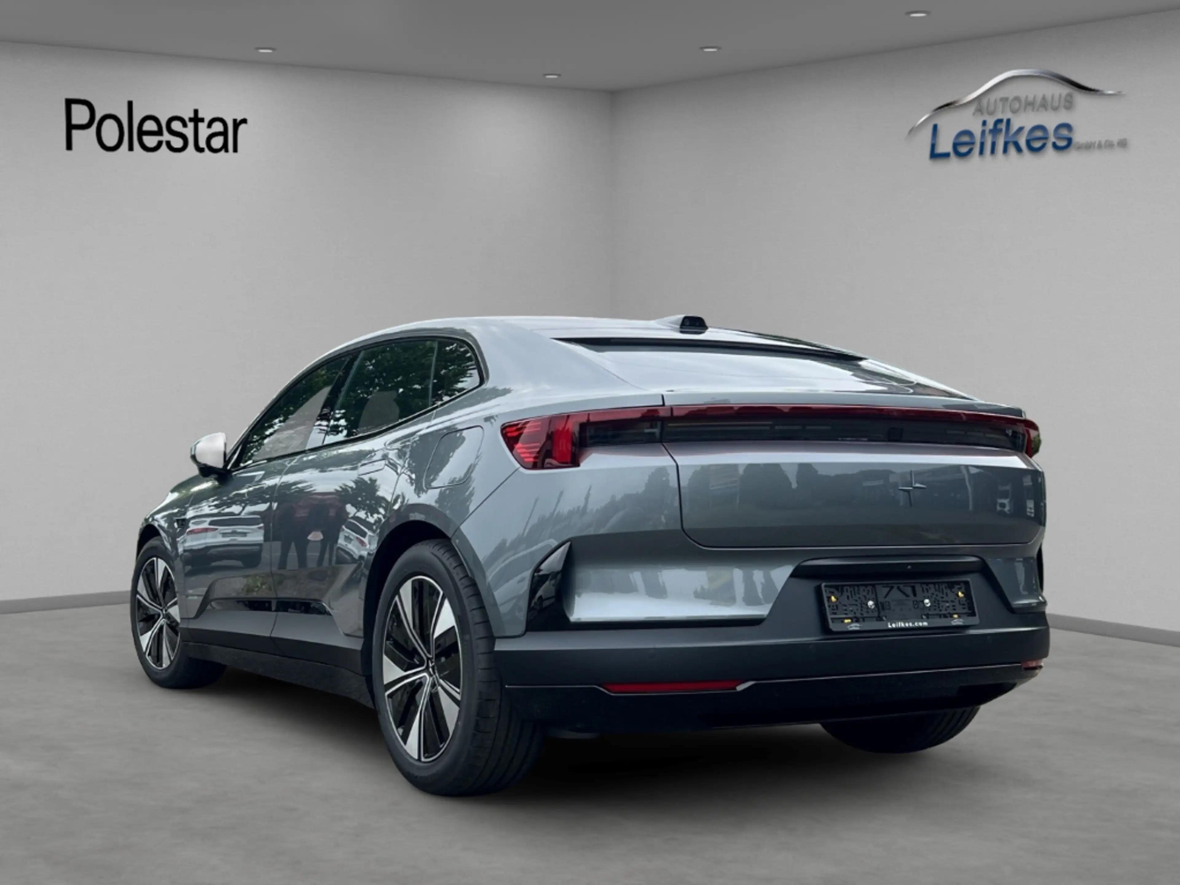 Polestar 4 200kW Long Range Single Pilot, Plus HUD StandHZG N — photo 3
