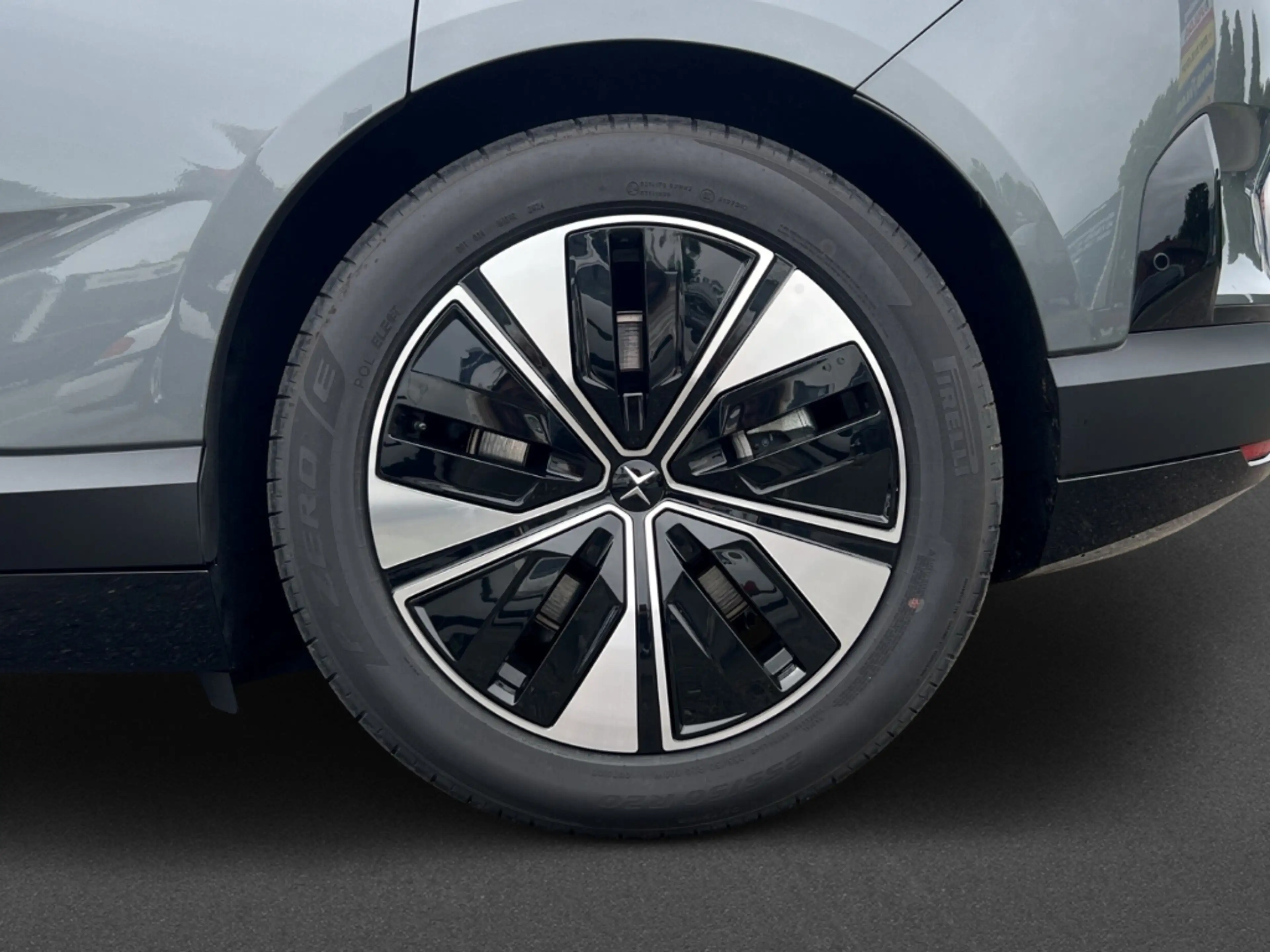 Polestar 4 200kW Long Range Single Pilot, Plus HUD StandHZG N — photo 9