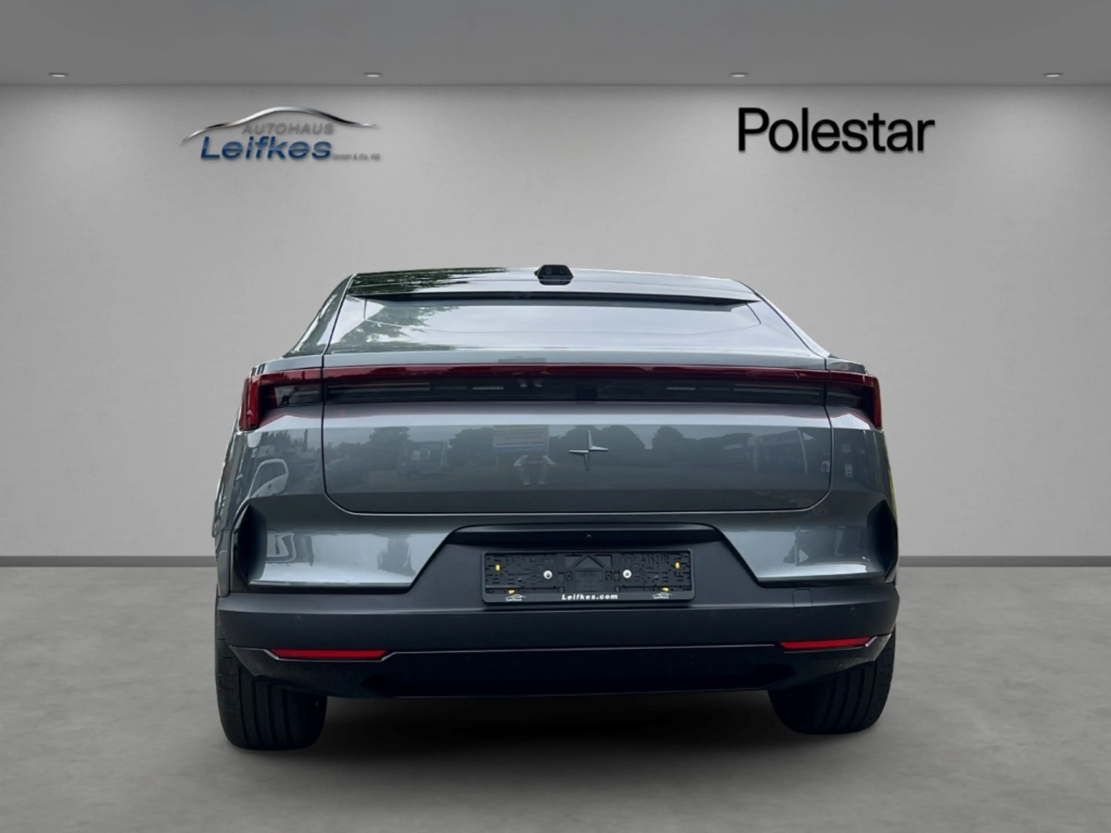 Polestar 4 200kW Long Range Single Pilot, Plus HUD StandHZG N — photo 4