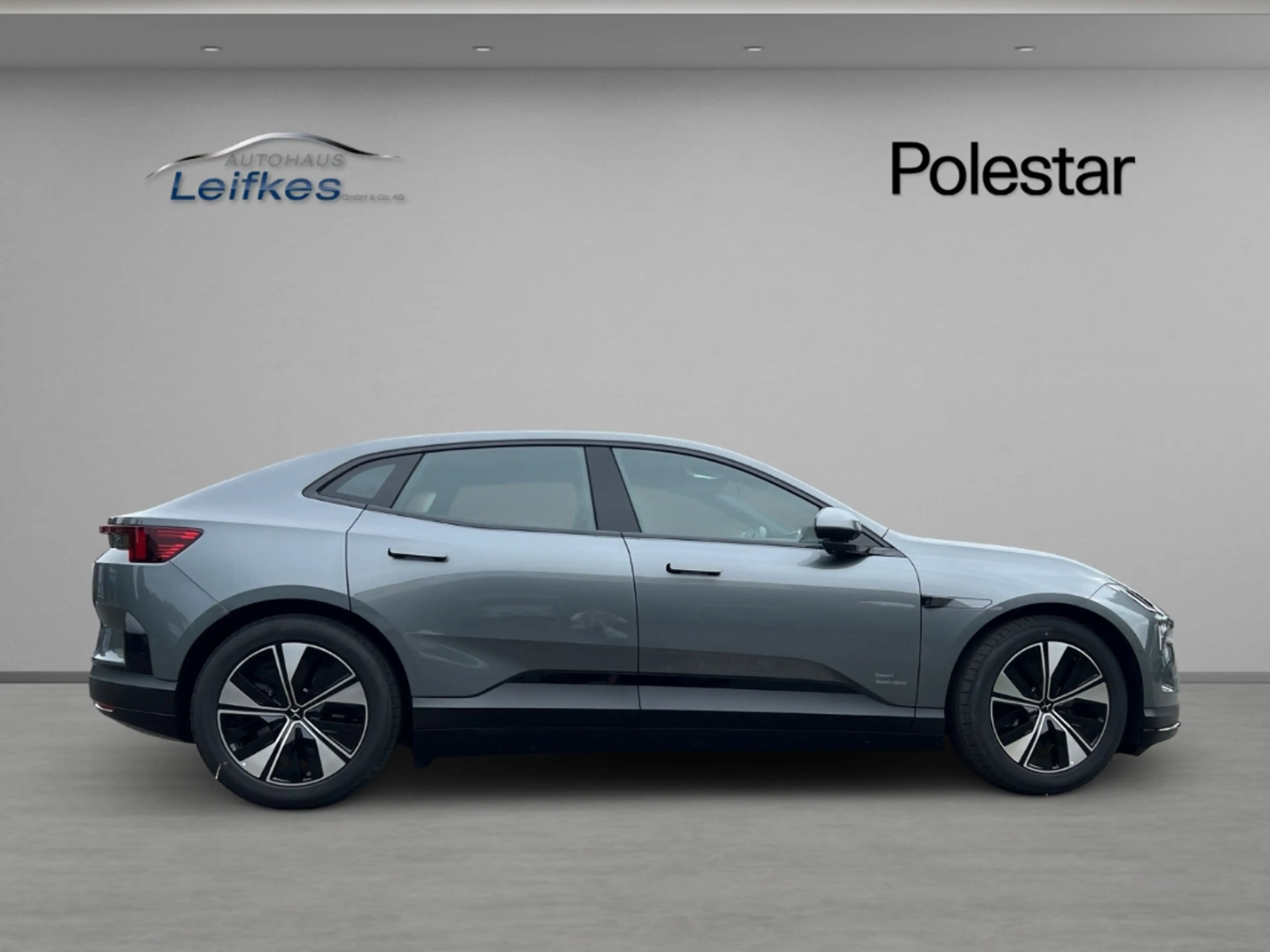 Polestar 4 200kW Long Range Single Pilot, Plus HUD StandHZG N — photo 6