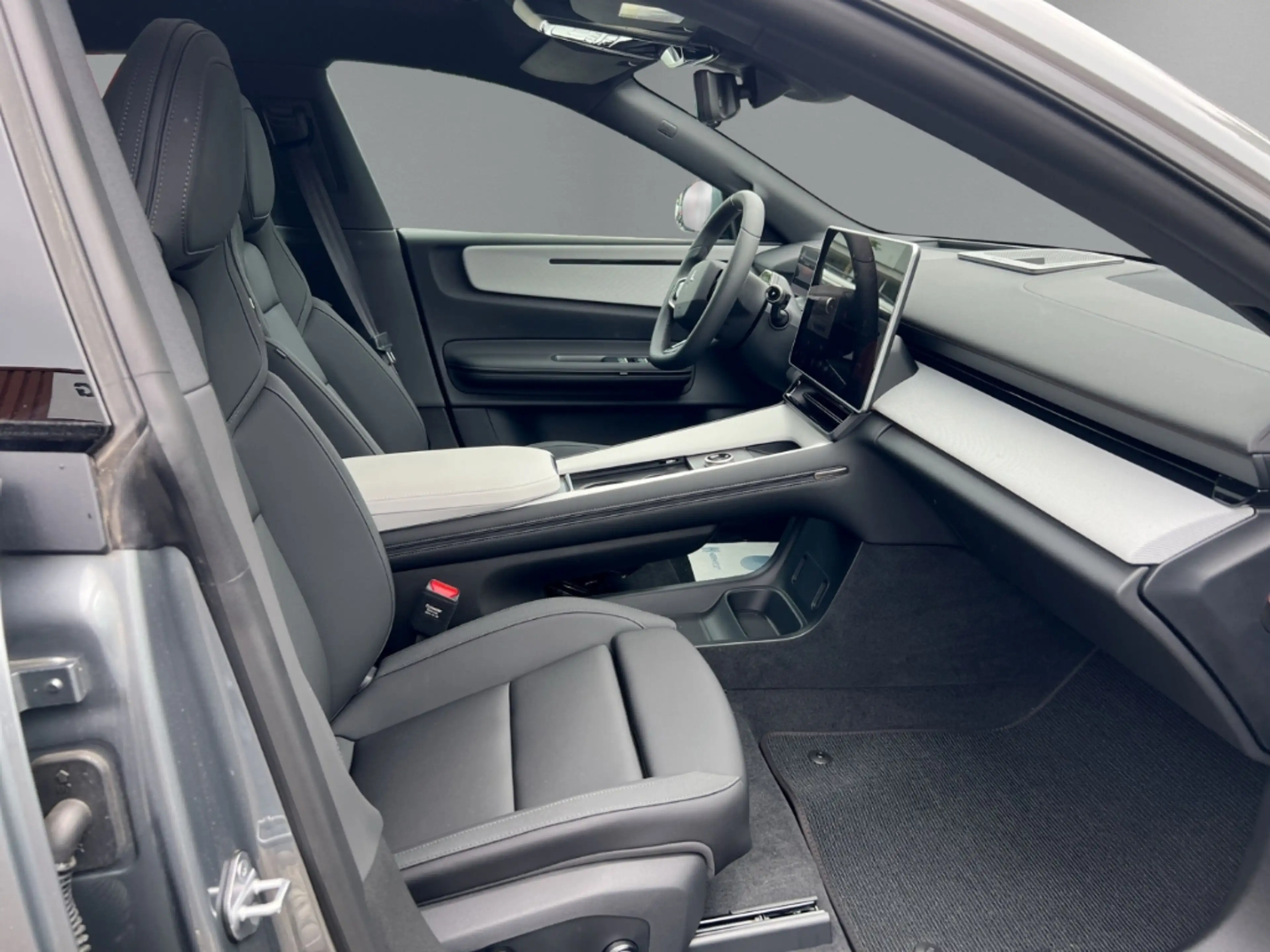 Polestar 4 200kW Long Range Single Pilot, Plus HUD StandHZG N — photo 14