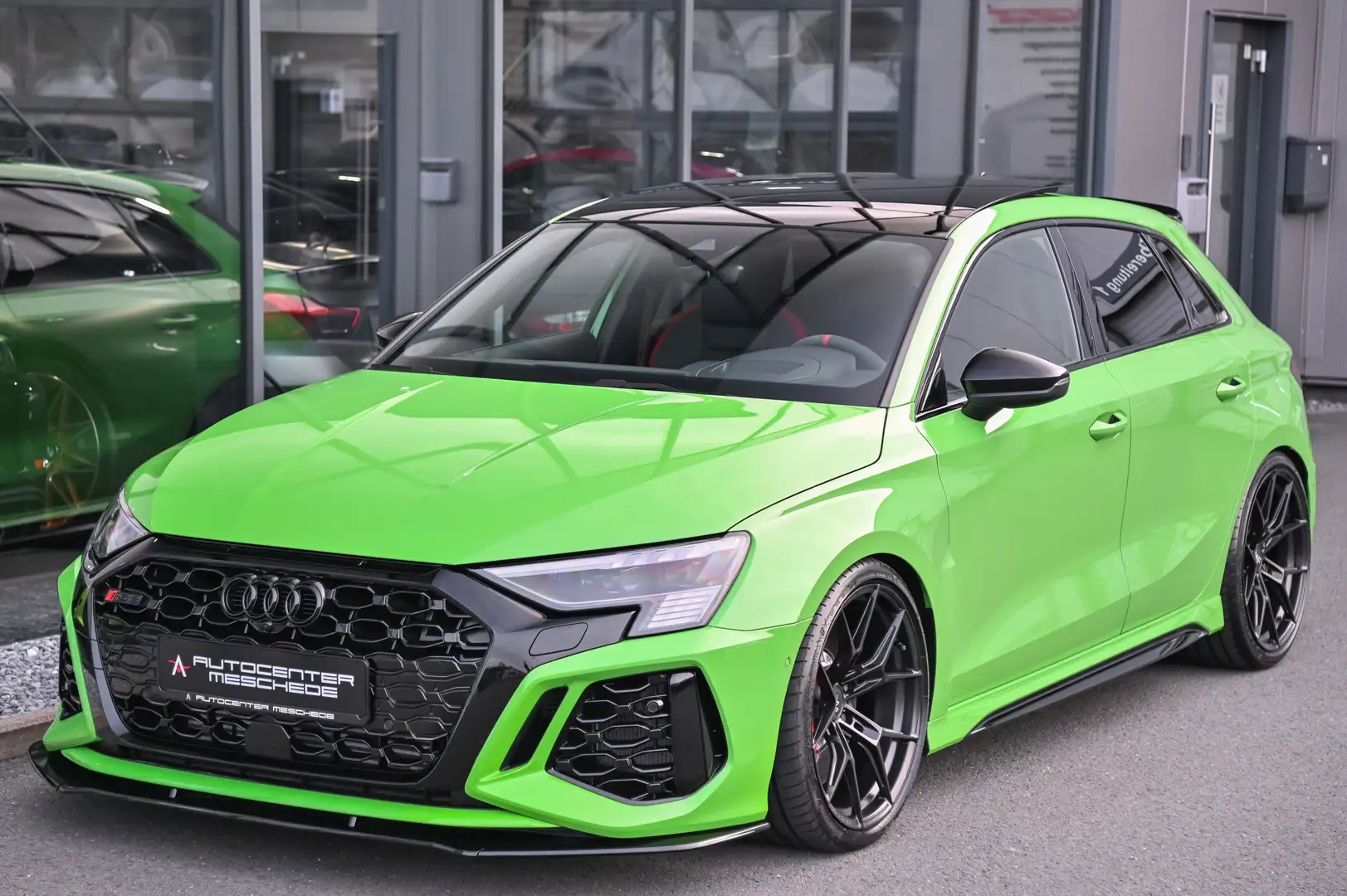 Audi RS3 Sportback 2.5 TFSI RS-Design* Pano* WF R.1* Grün - 2