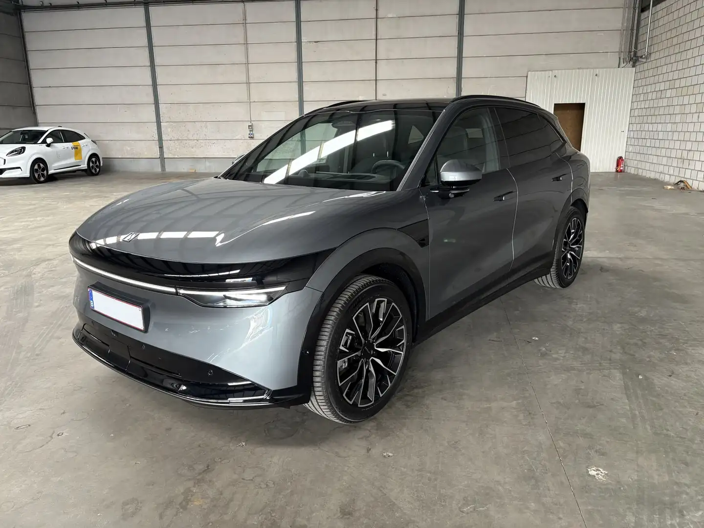 Zeekr 7X Long Range Business Edition - Directiwagen Grau - 2