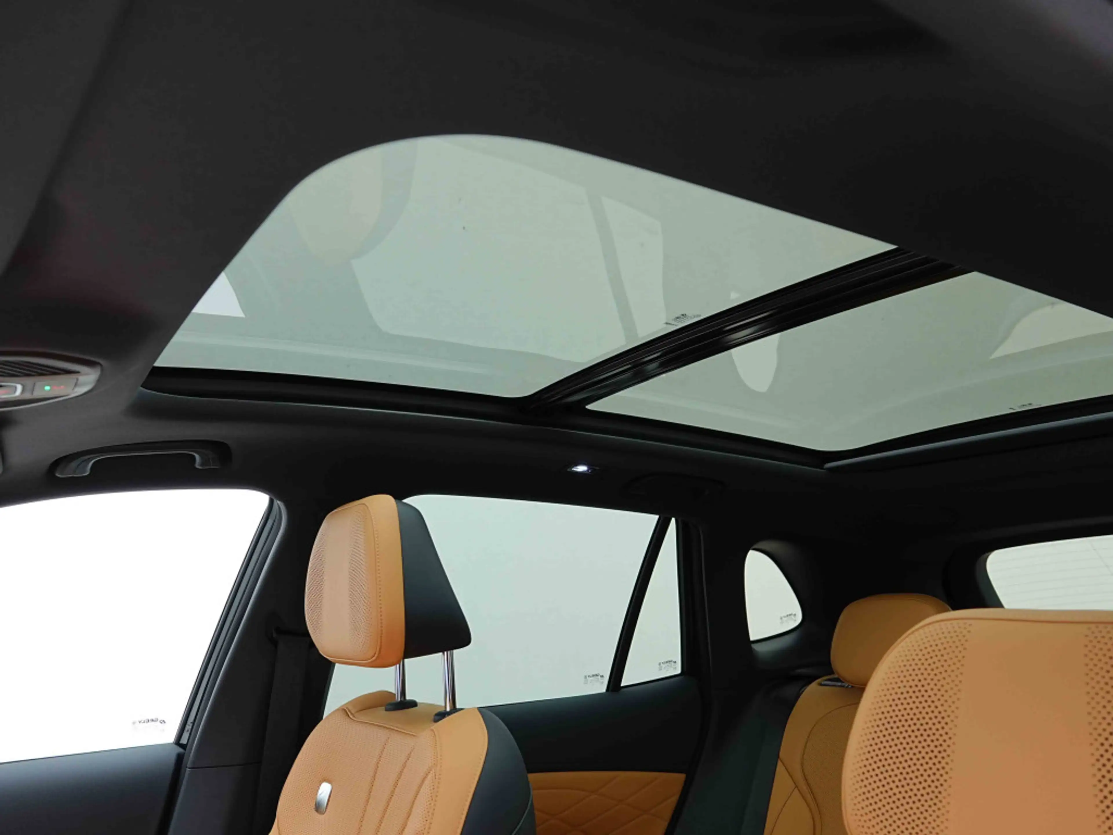 Geely Starray EM-i PHEV 262 Max+ | 136 KM EV | Pano | Leather Brown | Head Up | Flyme Sound| ALU19 — photo 11