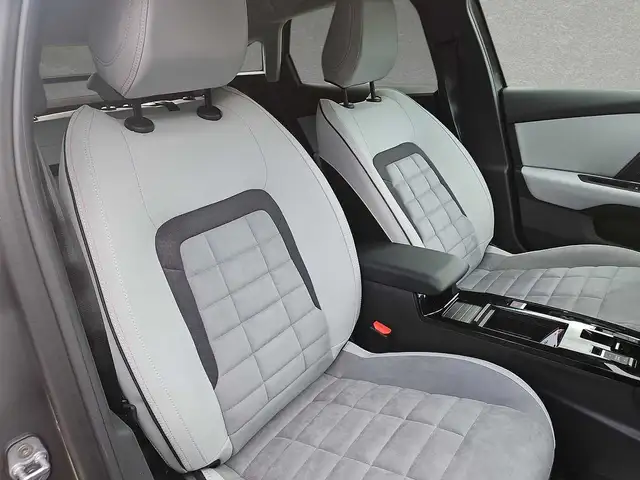 Citroen C4 view 7