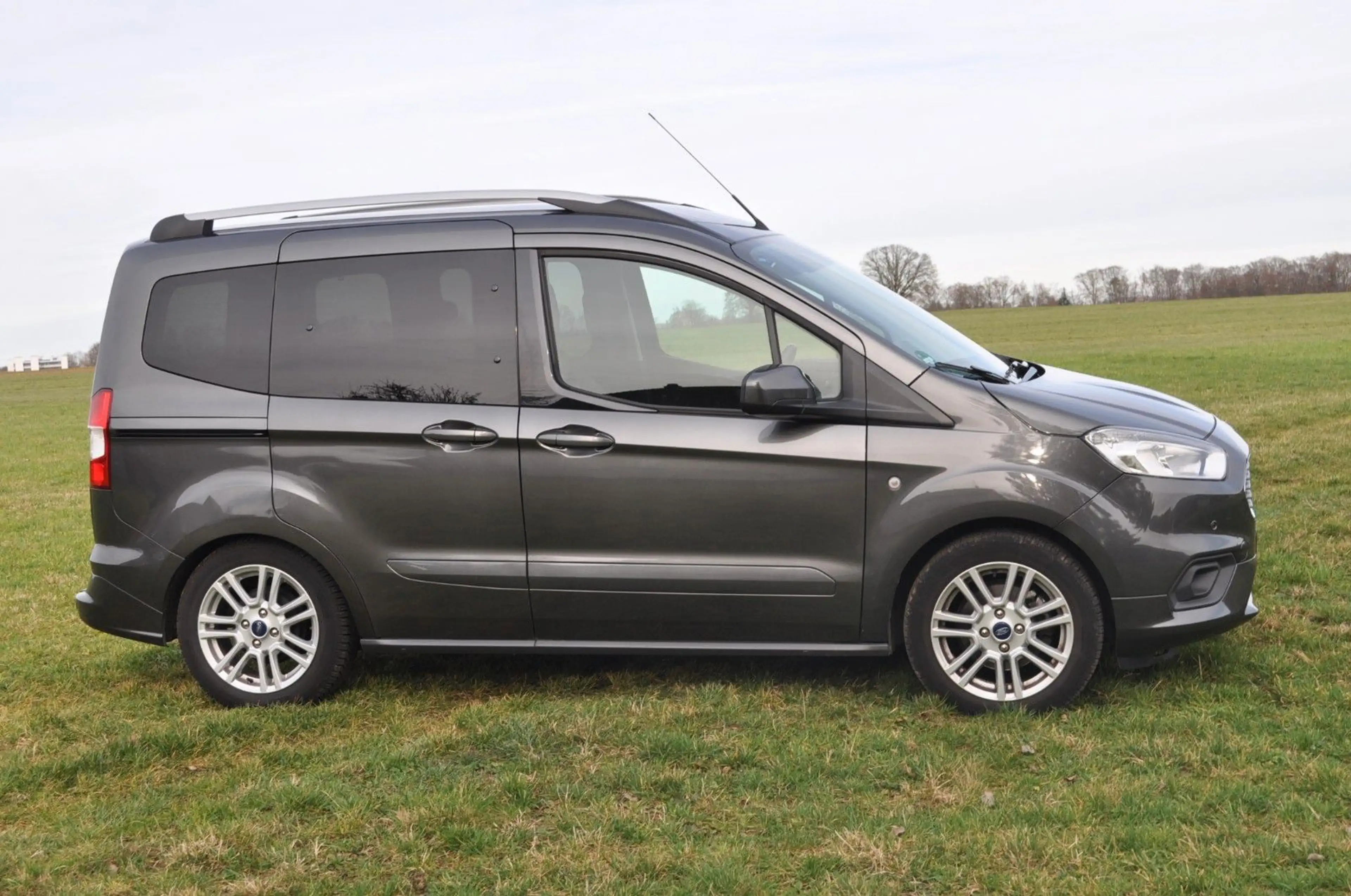 Ford Tourneo Courier Titanium * 58.000 Km * — photo 4