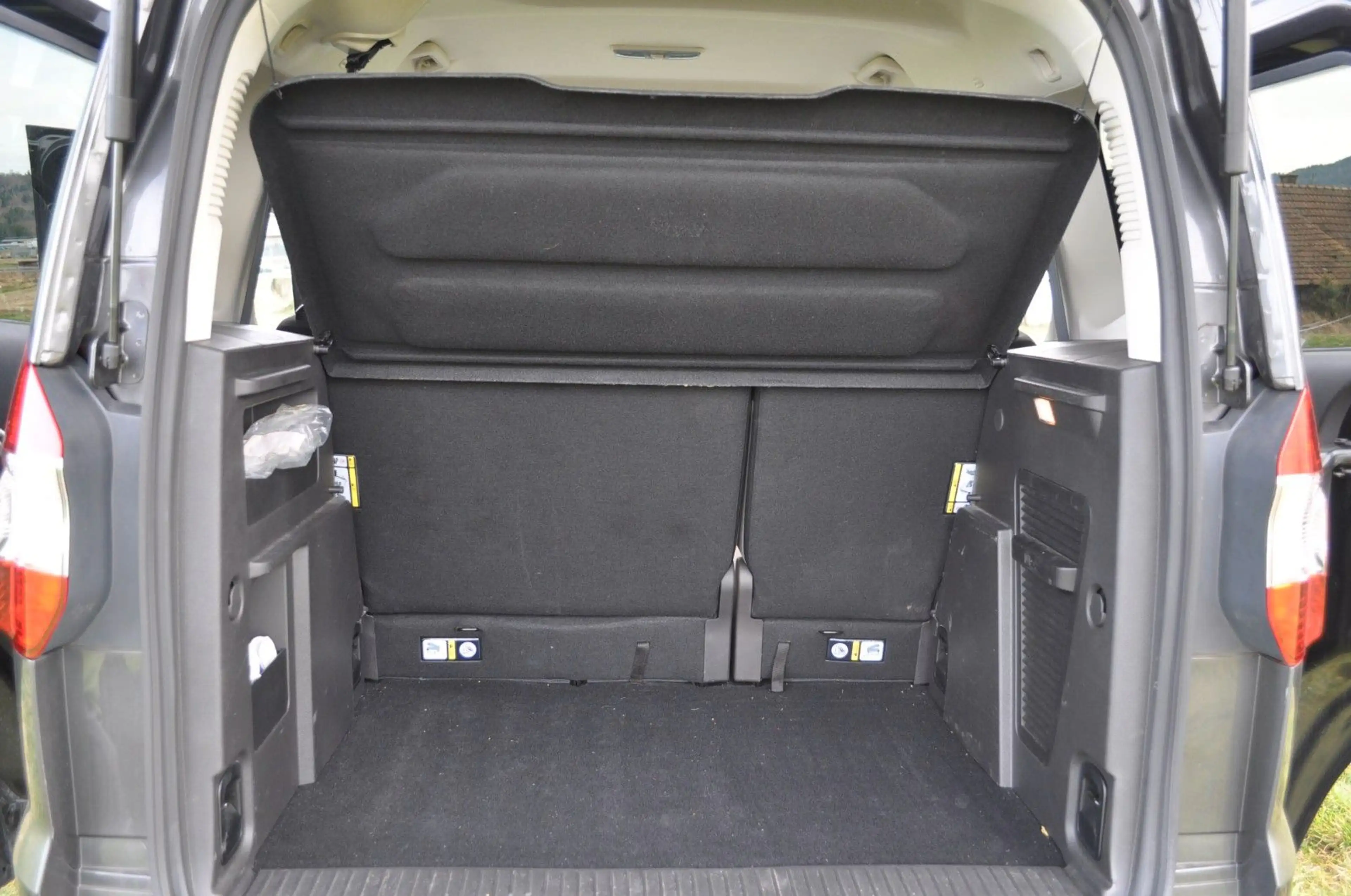 Ford Tourneo Courier Titanium * 58.000 Km * — photo 18