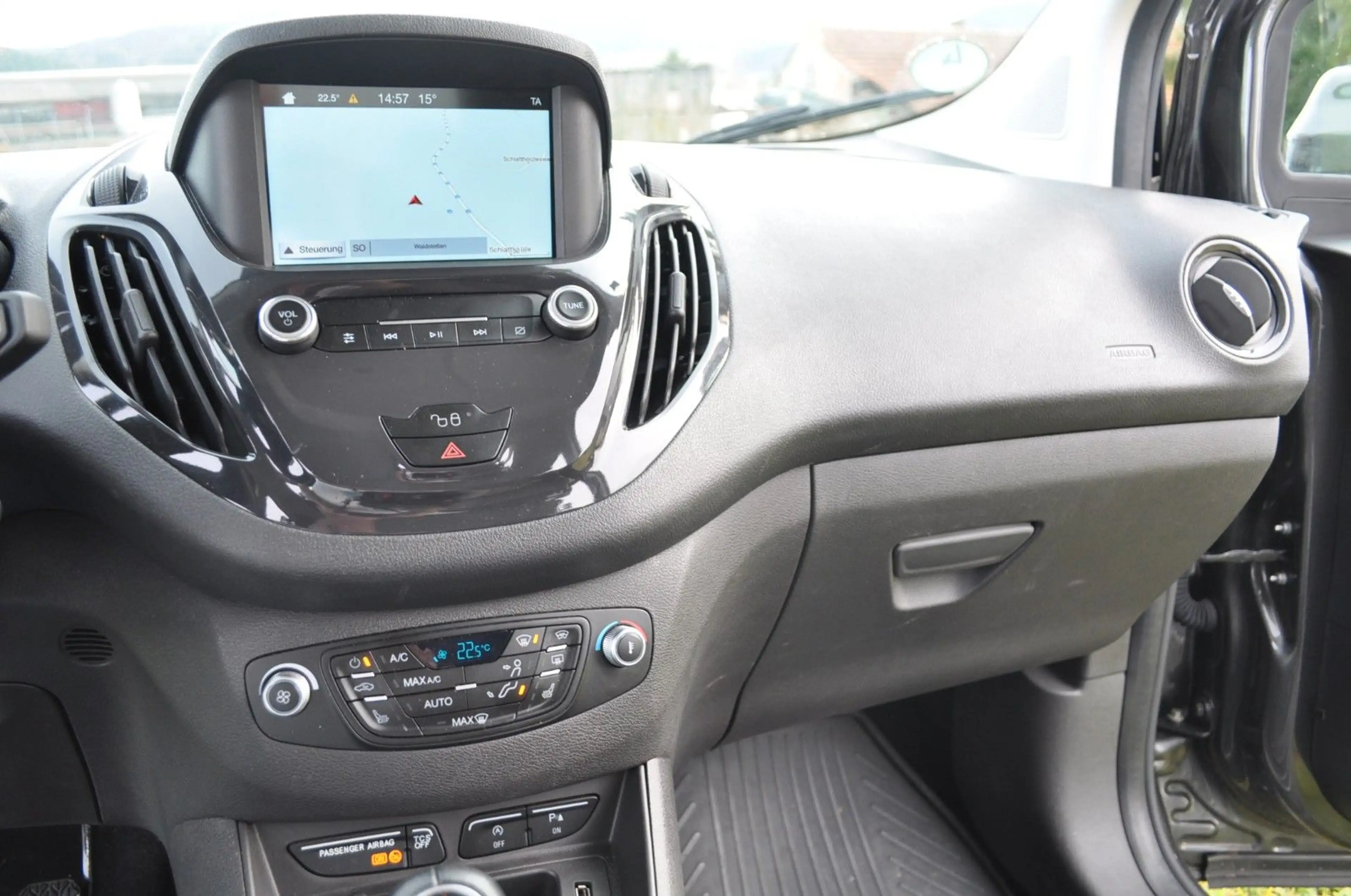 Ford Tourneo Courier Titanium * 58.000 Km * — photo 14